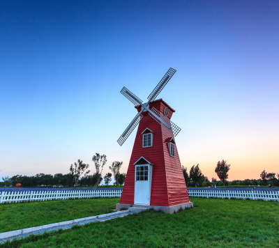 想去有风车的地方散散心呢