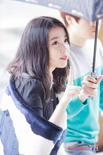 iu 李知恩