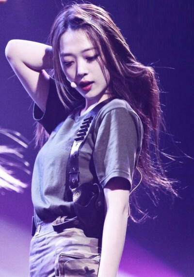 fx 崔雪莉 Sulli