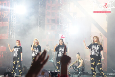 2NE1