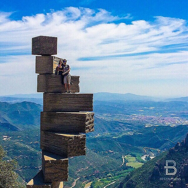 【ins】Location: Montserrat, Barcelona, Spain ✽ Credits: @GBERDS…
