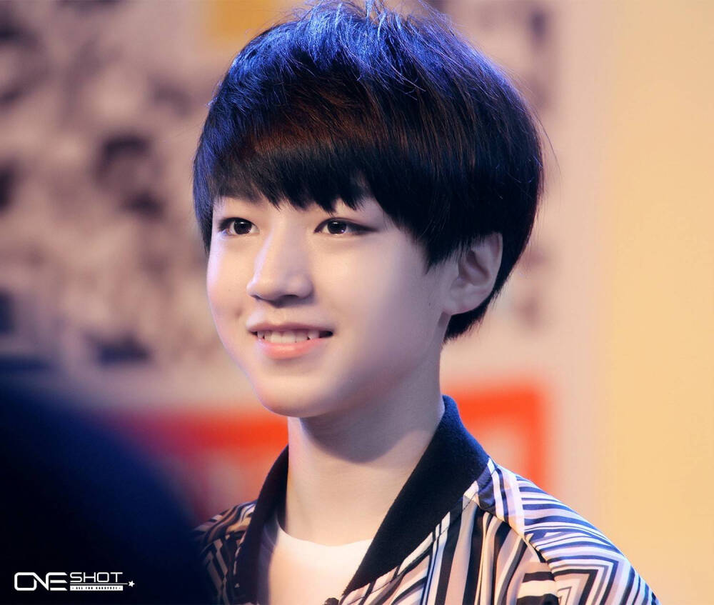 TFBOYS队长王俊凯【广州签售会】cr:logo