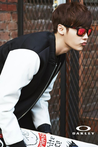 Oakley 代言
