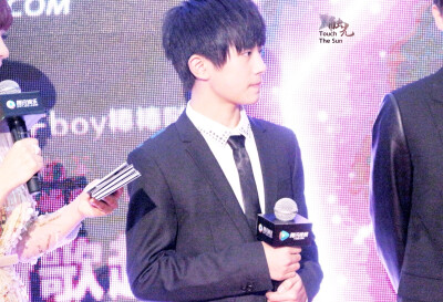 TFBOYS易烊千玺 1@TouchTheSun触光_千玺个站