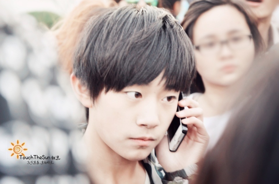 TFBOYS易烊千玺 4 cr:@TouchTheSun触光_千玺个站