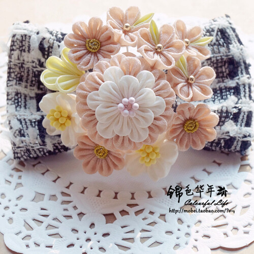 千鸟格蝴蝶结 细工花簪 和风发饰 https://item.taobao.com/item.htm?id=42409207915