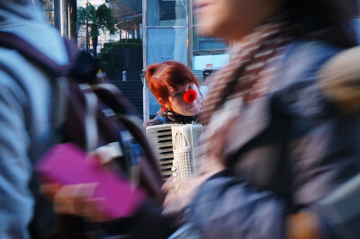 有有谁能懂得别人的悲伤