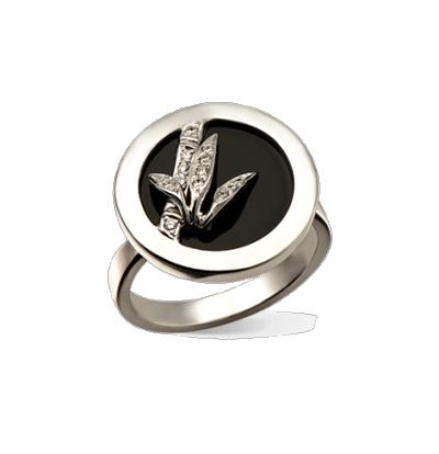 BAILE DE BAMBÚ 戒指 系列 BAMBÚ 白金镶缟玛瑙和钻石戒指 灵感来源于在东方文化中象征吉祥的竹子，每一件作品都体现了完美的律动、精致的细节以及细腻的纹理。这一系列已成为品牌的形象标签。