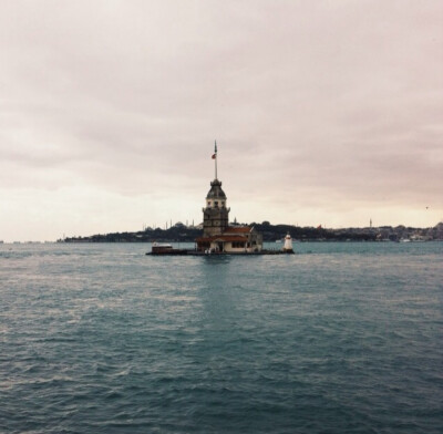 Maiden's Tower/Istanbul,Turkey by ahmedsaeed