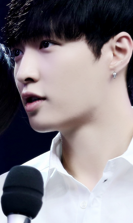 EXO 张艺兴 LAY