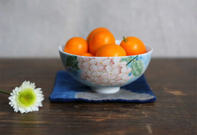 绣球小碗，精致而实用。