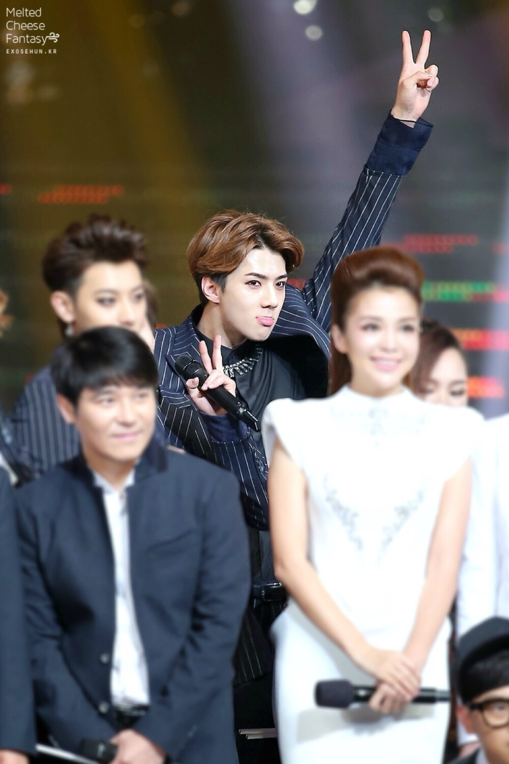 EXO 吴世勋 Sehun 熏熏不要这么可爱好不好！！！ Cr：logo