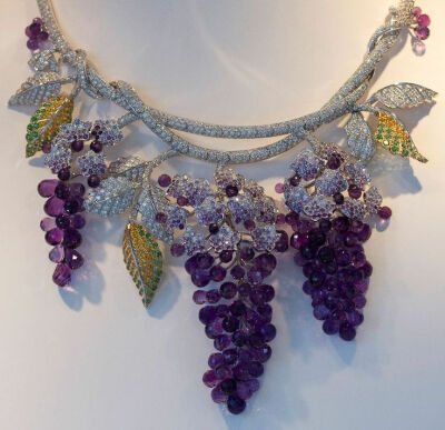 Grape-Bunch by Van Cleef and Arpels.