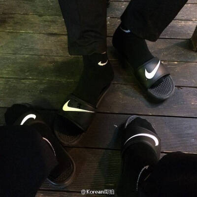 nike拖鞋