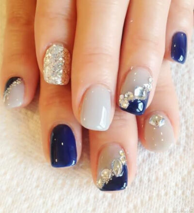 纯色很显手白的