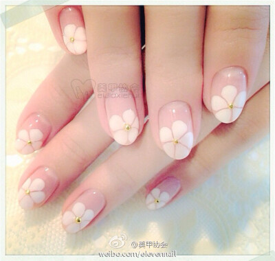 五瓣花打底粉色，小家碧玉的