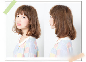 style 3 　　适合的脸型：鹅蛋脸、圆脸、瓜子脸、菱形脸 　　这款中长发造型富有柔和气息，有蓬松造型有修颜的作用，所以适合圆脸、菱形脸等脸型，而且适合发量正常或者发量少的女生，让人看起来更加丰富。