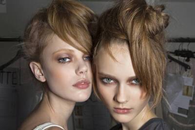 Jac and Frida .Backstage at Fendi ss10