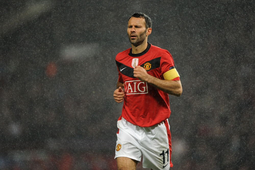 恩·约瑟夫·吉格斯，OBE（Ryan Joseph Giggs，1973年11月29日－），是一名威尔士职业足球运动员，司职中场