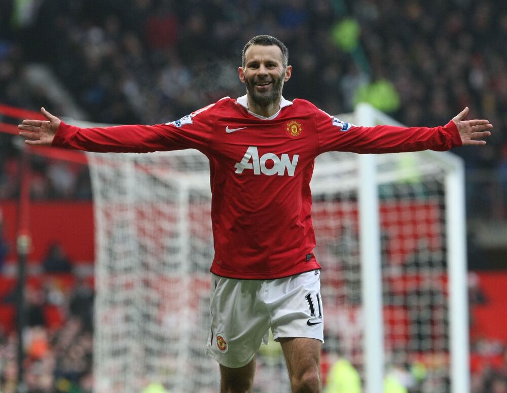 恩·约瑟夫·吉格斯，OBE（Ryan Joseph Giggs，1973年11月29日－），是一名威尔士职业足球运动员，司职中场。