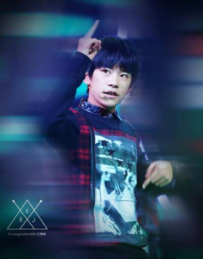 TFBOYS 易烊千玺 霸道总裁