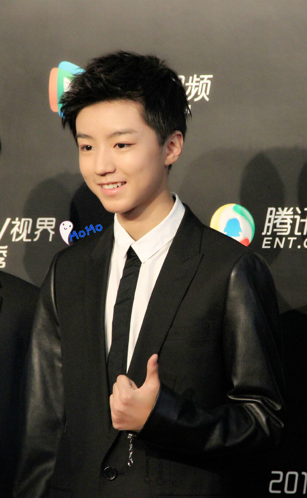 TFBOYS王俊凯 2014.11.25 V视界大会。cr.LOGO