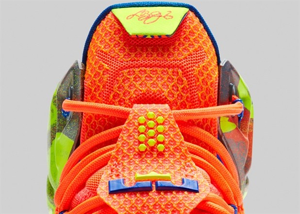 LEBRON 12 SIX MERIDIANS配色