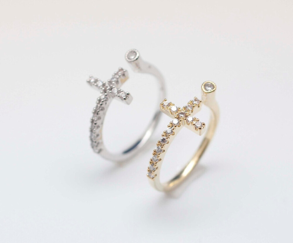 美国Hello Miss Apple戒指Sideway Cross Pave Ring