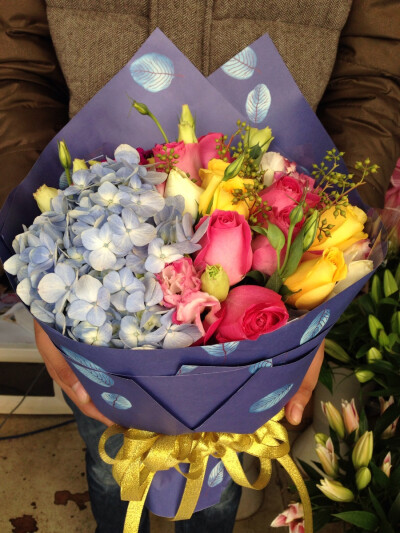 气质如你不傲慢不浮夸。 《堇颜》