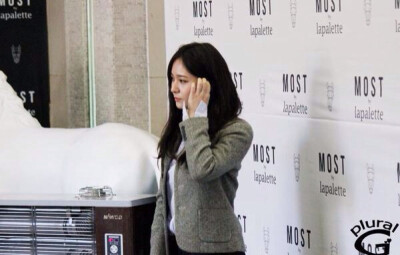 Krystal 141213 Lapalette Fansign Event