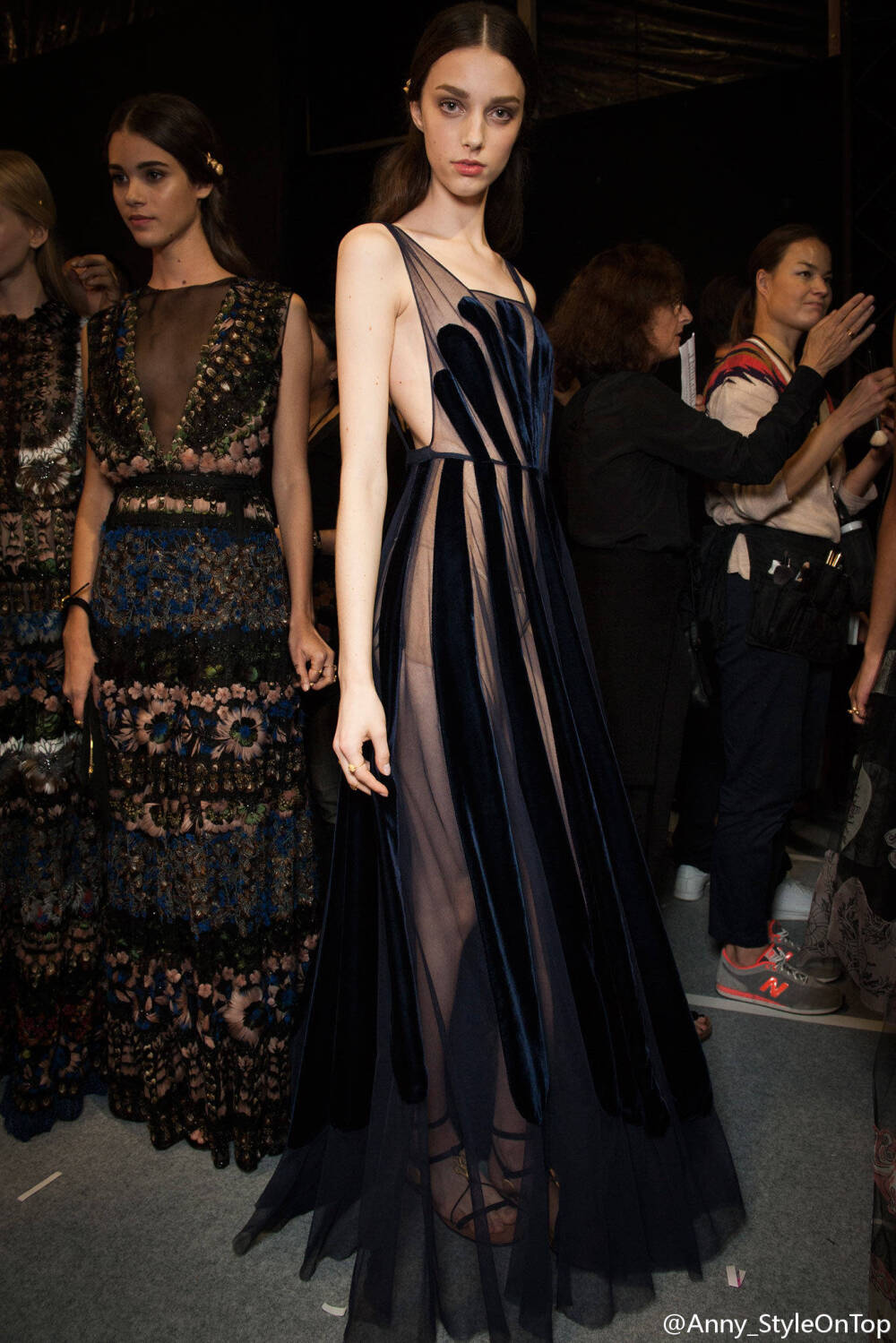 Backstage. Valentino S/S 2015 后台，仙女的群居地