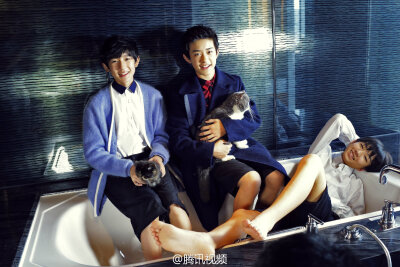 TFBOYS 时尚芭莎