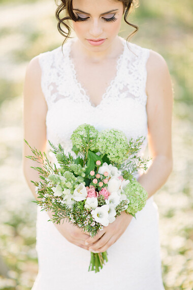 小清新风格的新娘手捧花