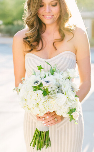 小清新风格的新娘手捧花