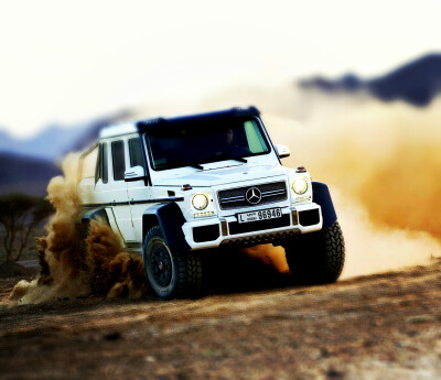 Mercedes 6x6 Off~road