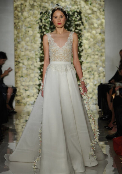 Reem Acra 2015年婚纱