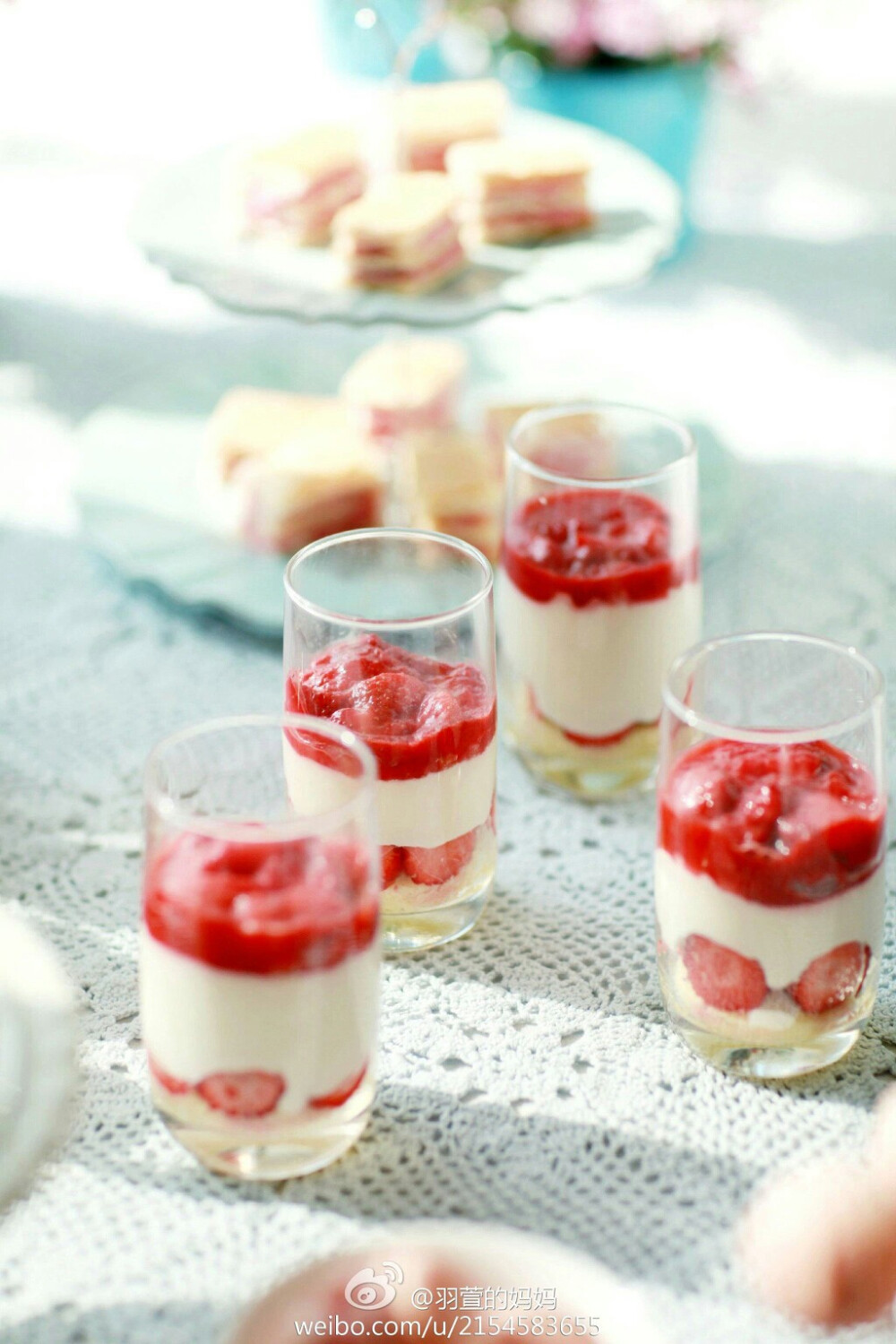 草莓果酱酸奶