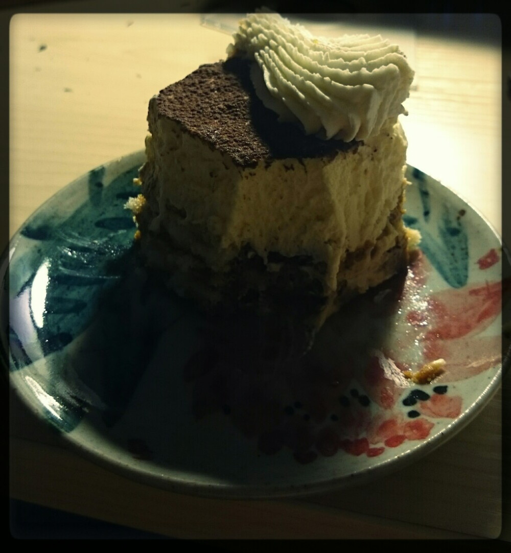 tiramisu=带我走。麻麻从wholefood扫回来的宵夜太好吃啦么么哒