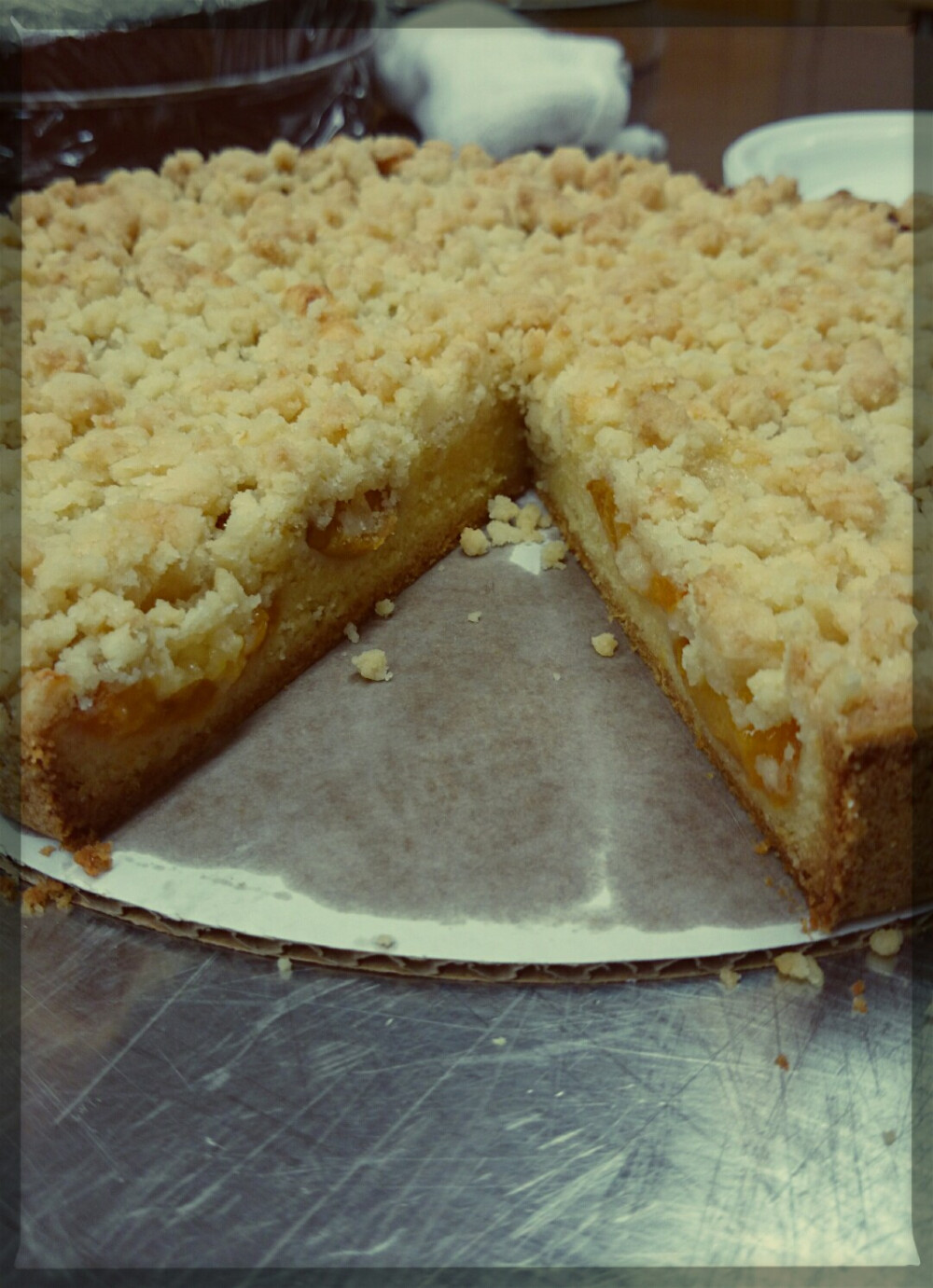 apricot crumbcake~杏子淡淡的味道合着crumb脆脆的口感真是绝配了撒(ღ˘⌣˘ღ)