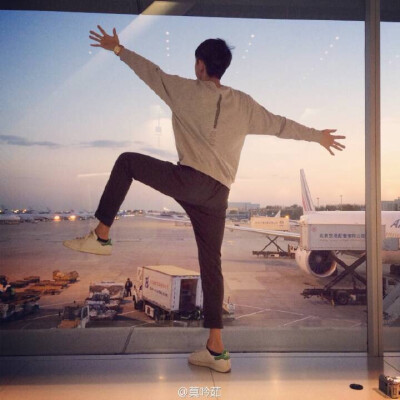 爱死了的小二辉和寒总✨