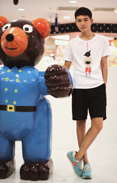 爱死了的小二辉和寒总✨