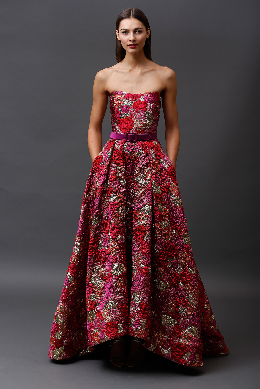 Badgley Mischka Pre-Fall 2015。巴吉利·米诗卡2015早秋时装发布。