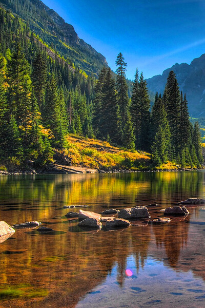 美国科罗拉多州Aspen的Maroon Bells。