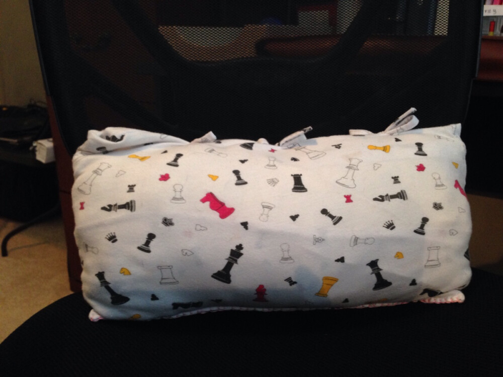 旧T恤和旧枕头该的抱枕，不错吧？