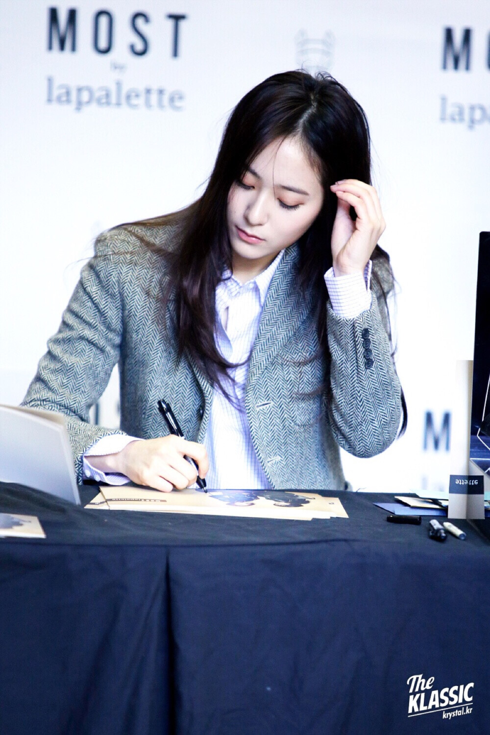 Krystal 141213 Lapalette #郑秀晶签售会# cr：@the_klassic