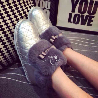 小香经典元素菱形格纹，獭兔毛蝴蝶结短靴，踩在云端☁️☁️上的感觉