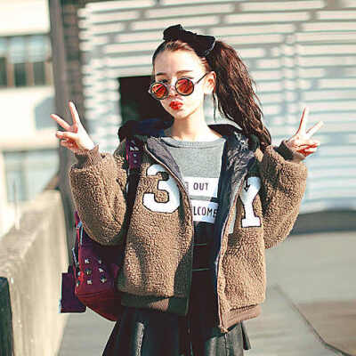 熊耳朵拼色连帽羊羔绒棉衣外套