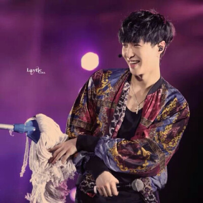 #EXO #EXO #LAY #张艺兴 一巡