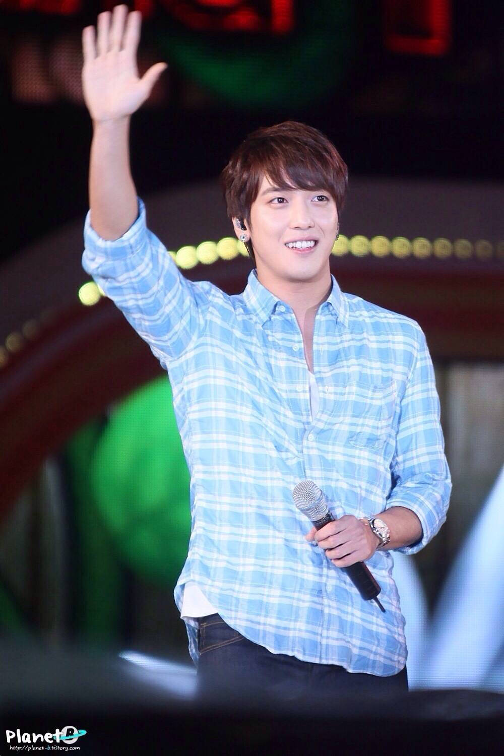 cnblue. 花美男 郑容和