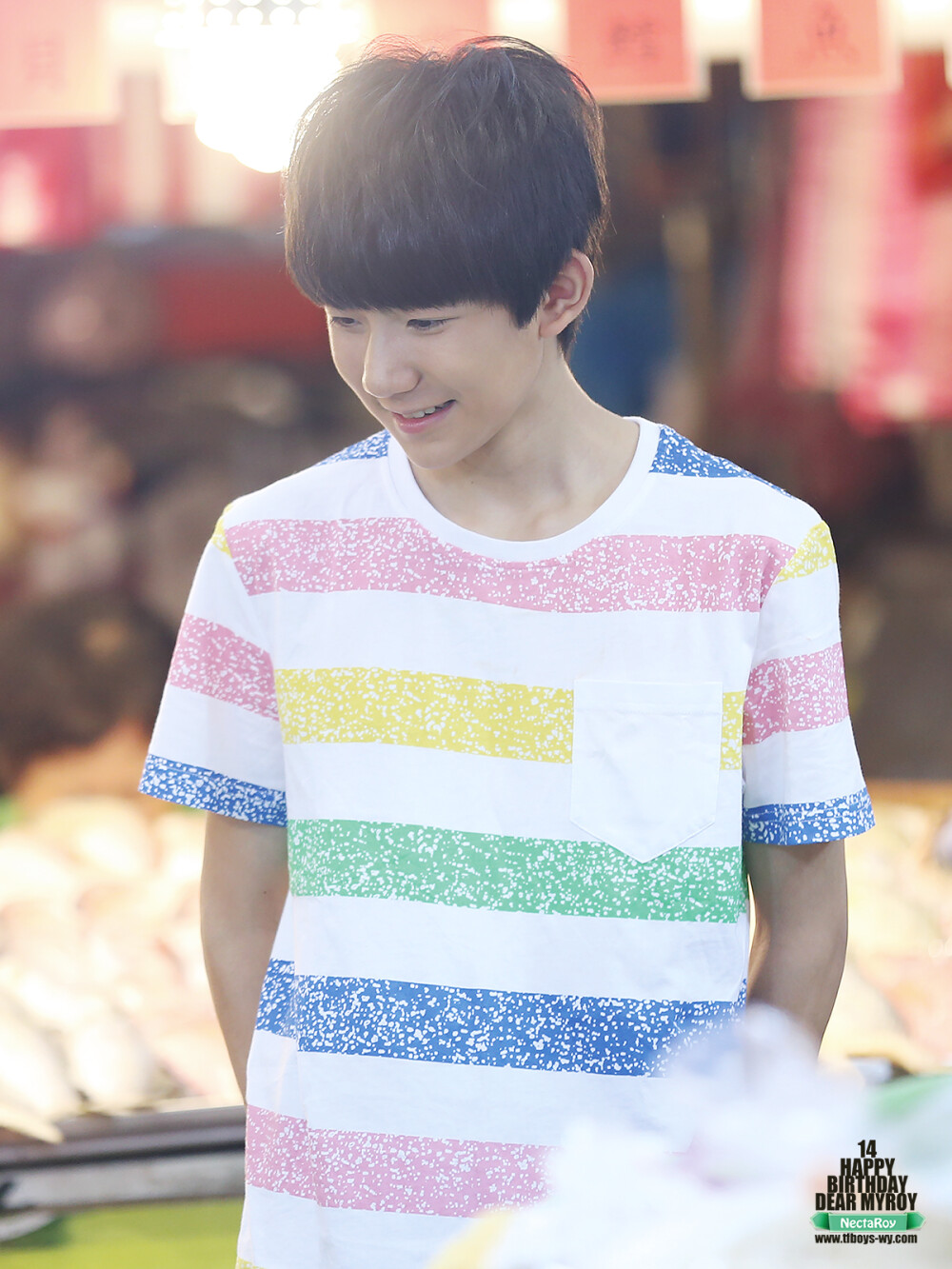 #tfboys王源# #王源# 甜甜的源宝，我要一口把你次掉~~(@^_^@)~